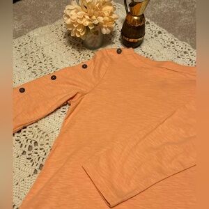 Women’s Croft & Barrow long sleeve shirt Never worn Size Medium Peach